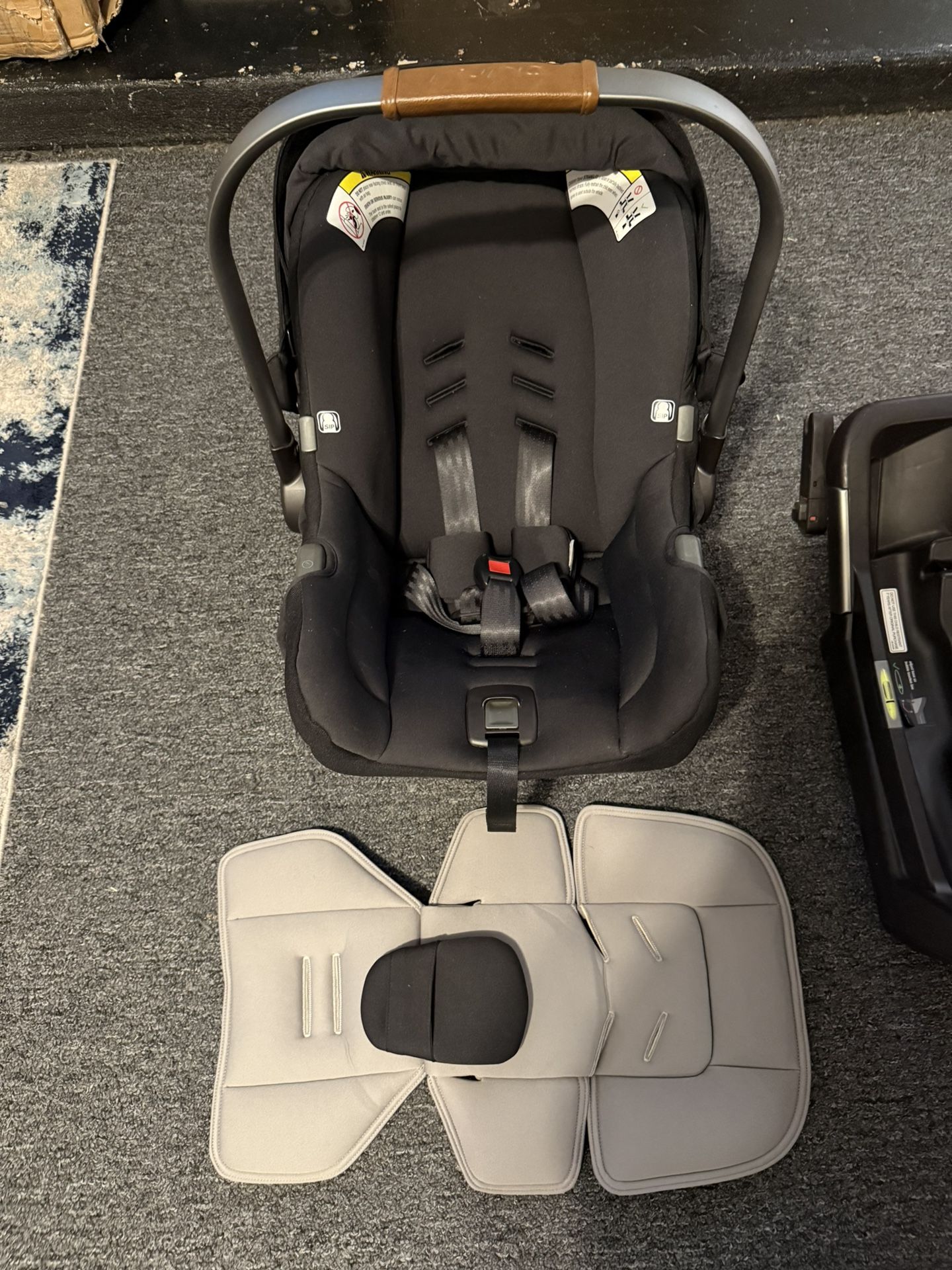 Nuna Pipa Car Seat And Base