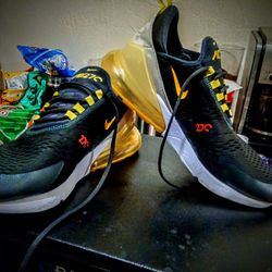 Nike AirMax 270 Go The Extra Smile