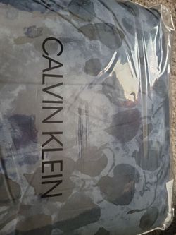 New queen comforter set