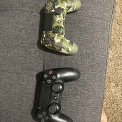 For sale PlayStation 4 like new with 3 game CDs with 2 DualShock PlayStation 4 … … 350$