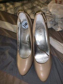 Guess ladies shoes Size 9 beige/ black
