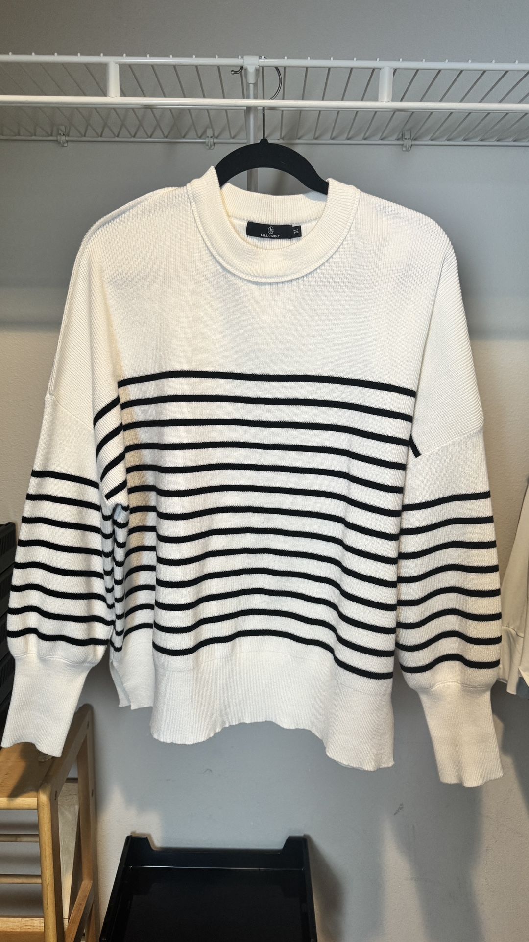 LILLUSORY Women's Oversized Batwing Sweaters 2025 Fall Outfits Trendy Crewneck Knit Side Slit Fashion Pullover Tops