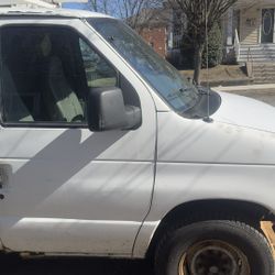2000 Ford E-350