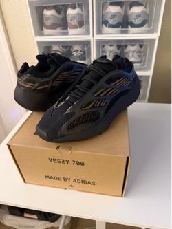 Yeezy 700 V3 Clay Brown sz 10.5