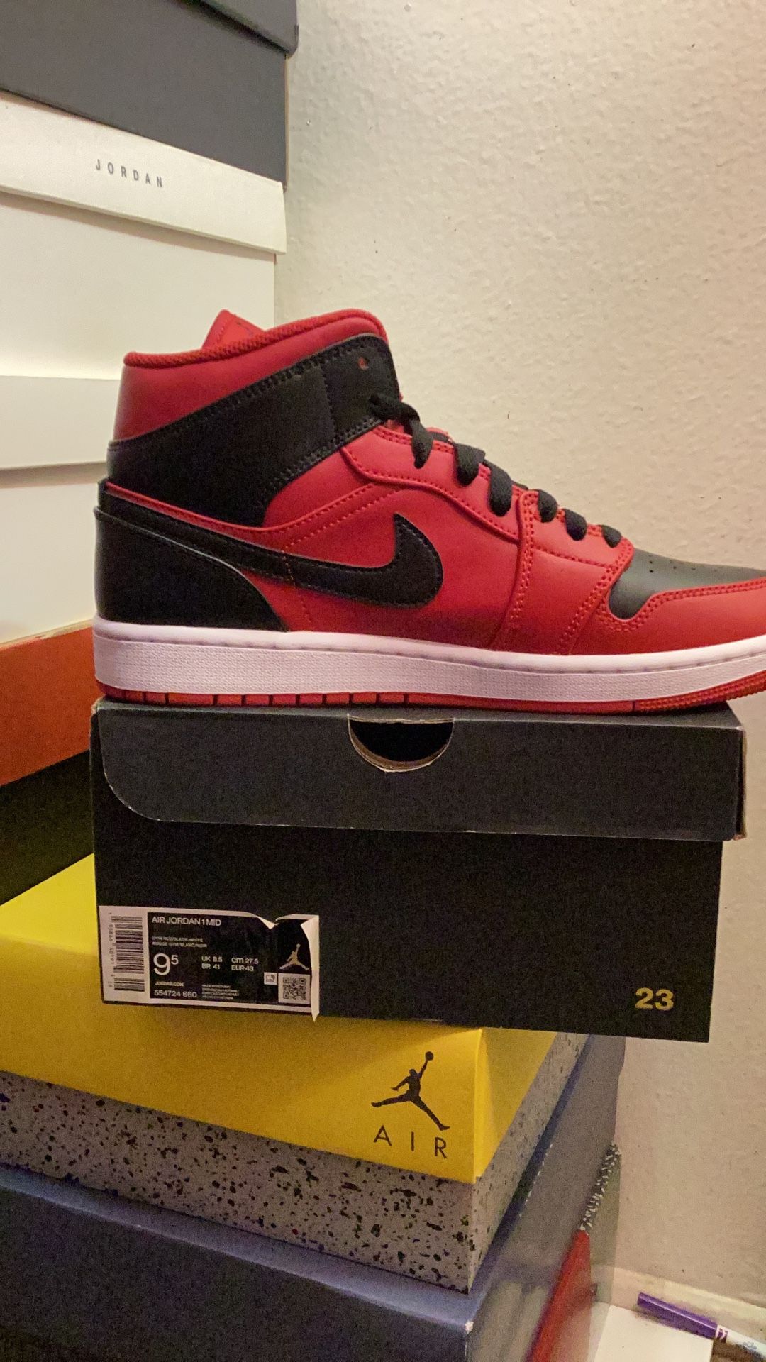 Jordan 1 Mid Reverse Bred Size 9.5