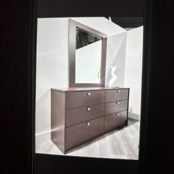 New Factory Built 6 Drawer Dresser Available In White Or Cappuccino $190 WITH MIRROR $250