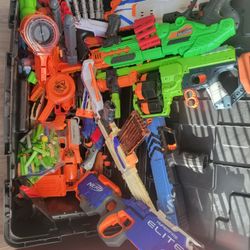 Lot Of Nerf Guns And Accessories 