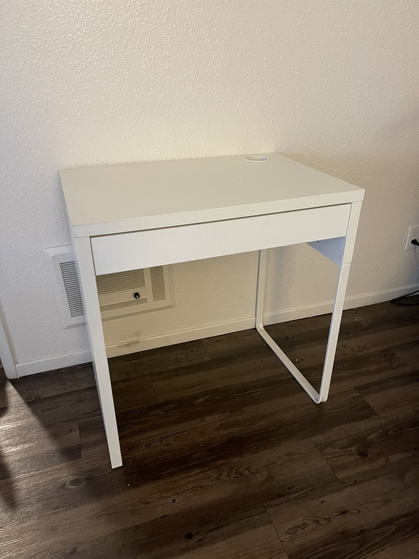 IKEA Desk for Sale in Chula Vista, CA OfferUp