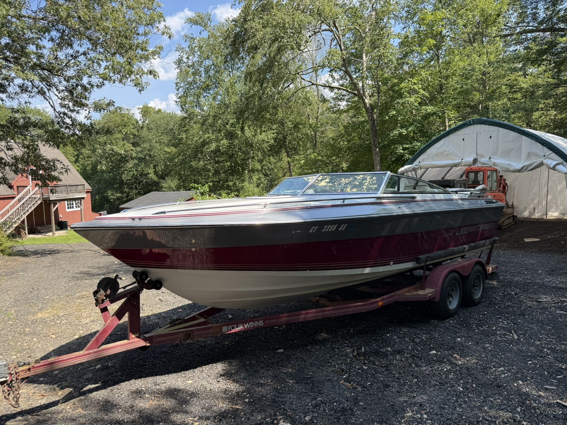 1989 Fourwinns Liberator 211