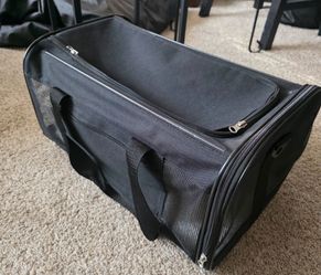 Soft sided cat carrier