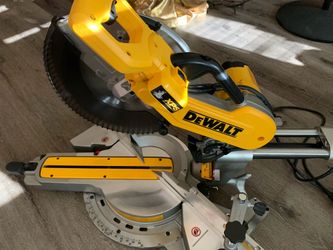 Dewalt 780 12” compound sliding miter saw