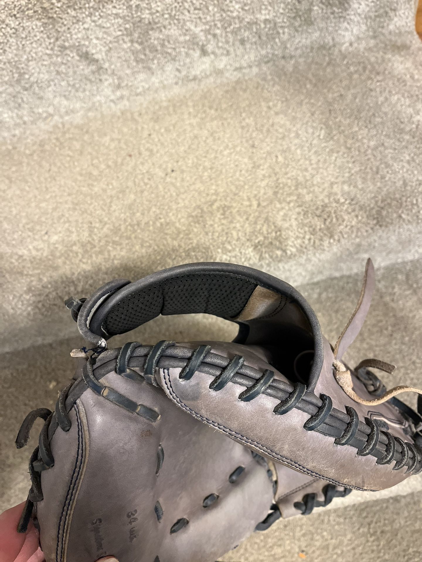 Catchers glove- 44 Brand-34 inch