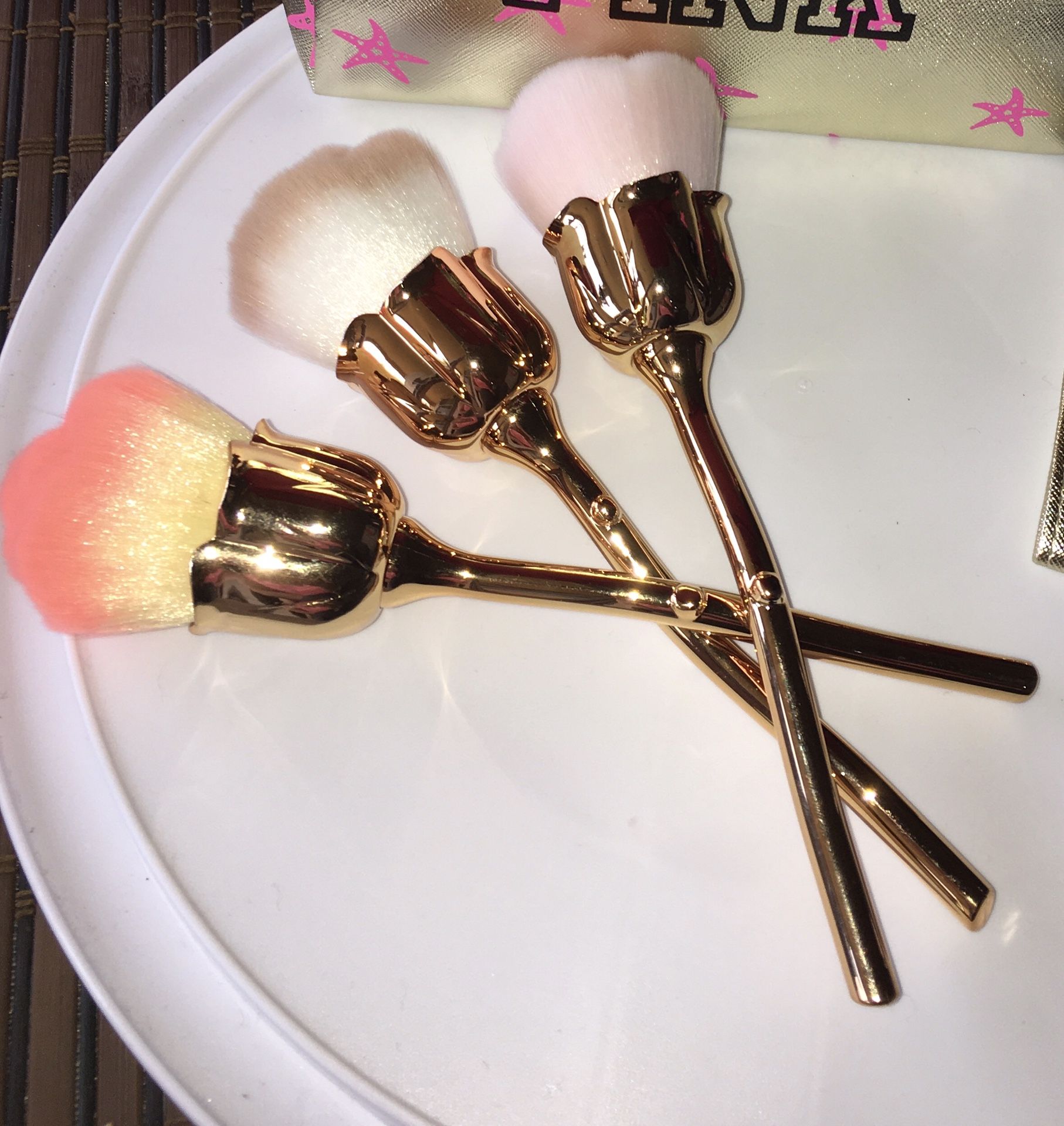 ROSE MAKEUP BRUSHES 