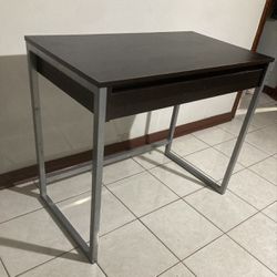 Lightweight Corner Desk 