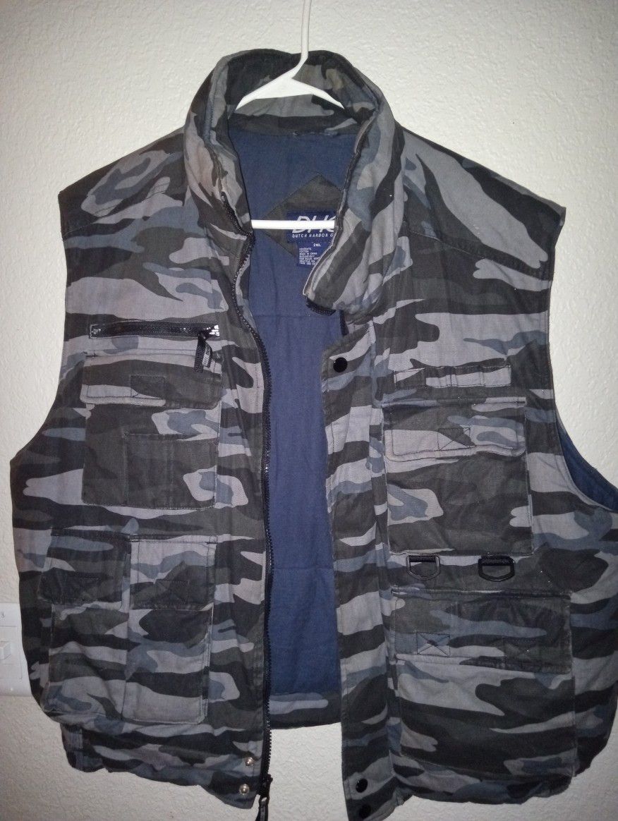 Duth Harbor Gear Men's Camo Vest Size 2XL 