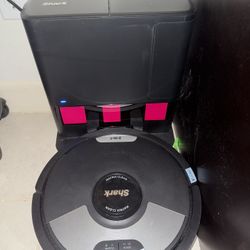 Shark - Matrix Plus 2-in-1 Robot Vacuum & Mop