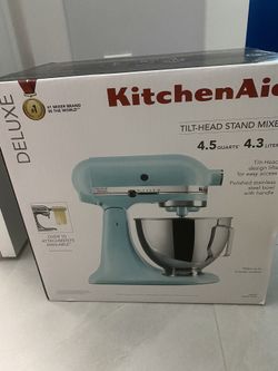 KitchenAid Deluxe 4.5 Quart Tilt-Head Stand Mixer, Pistachio (KSM88PT) for  Sale in Port St. Lucie, FL - OfferUp