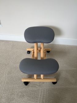 Ergonomic Kneeling Chair – Gray Cushions & Wood Frame