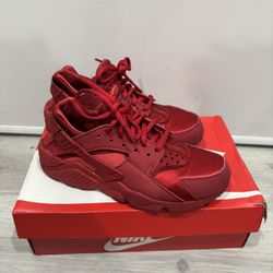 Nike Huarrache Triple Red Size 6  