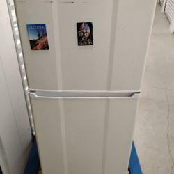 Refrigerator and microwave combo