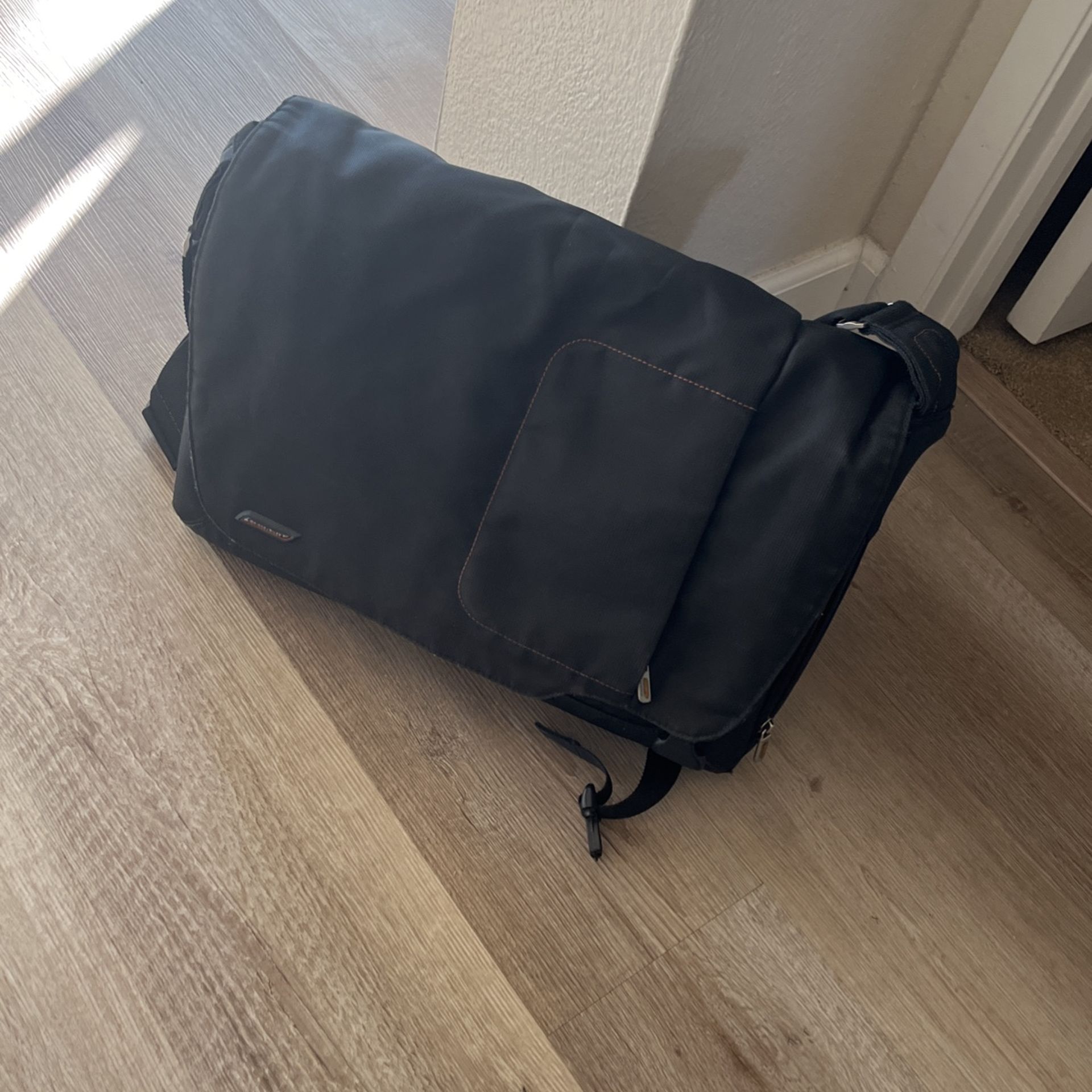 Briggs And Riley Messenger Bag