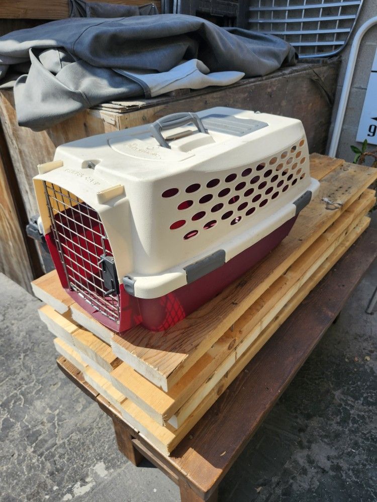Dog/Cat Crate