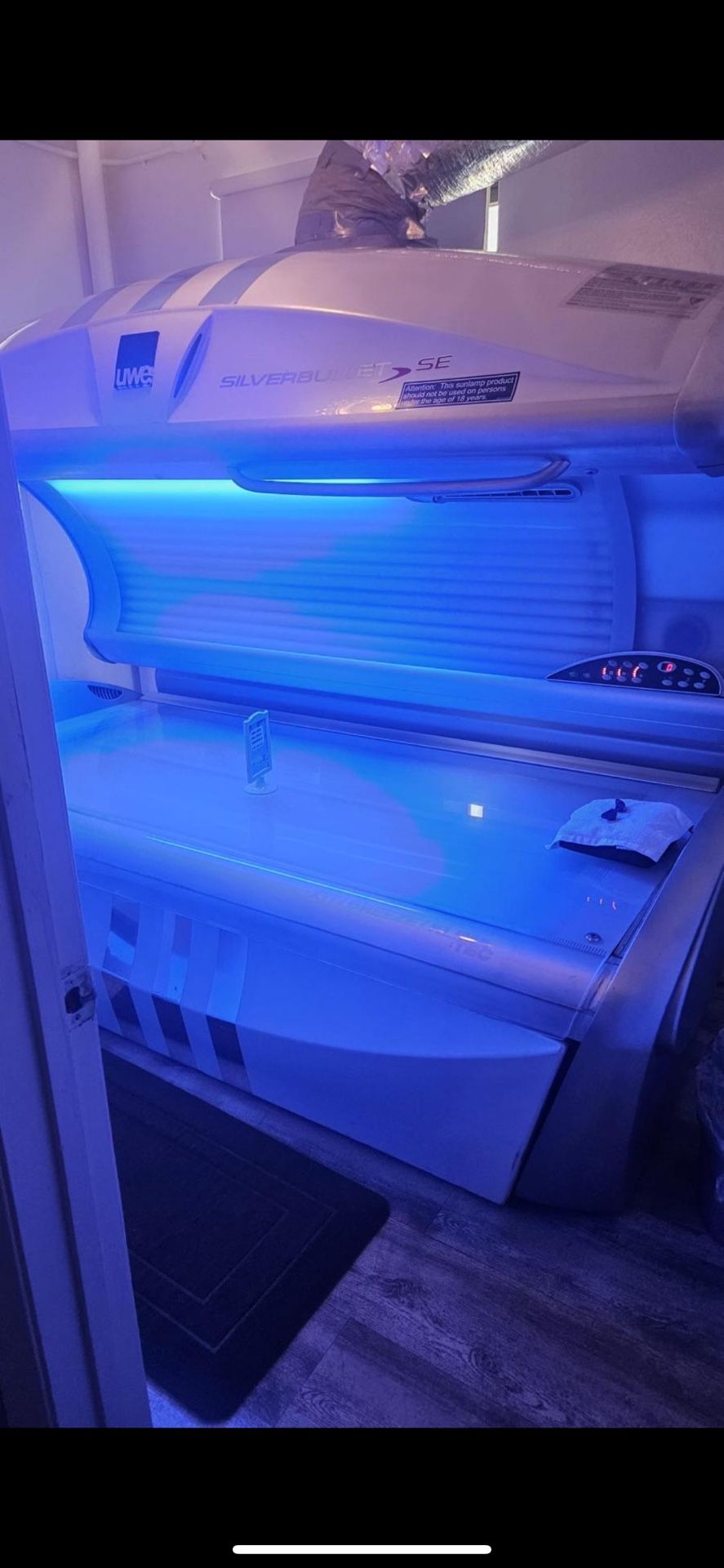 UWE Silver Bullet SE Tanning Bed