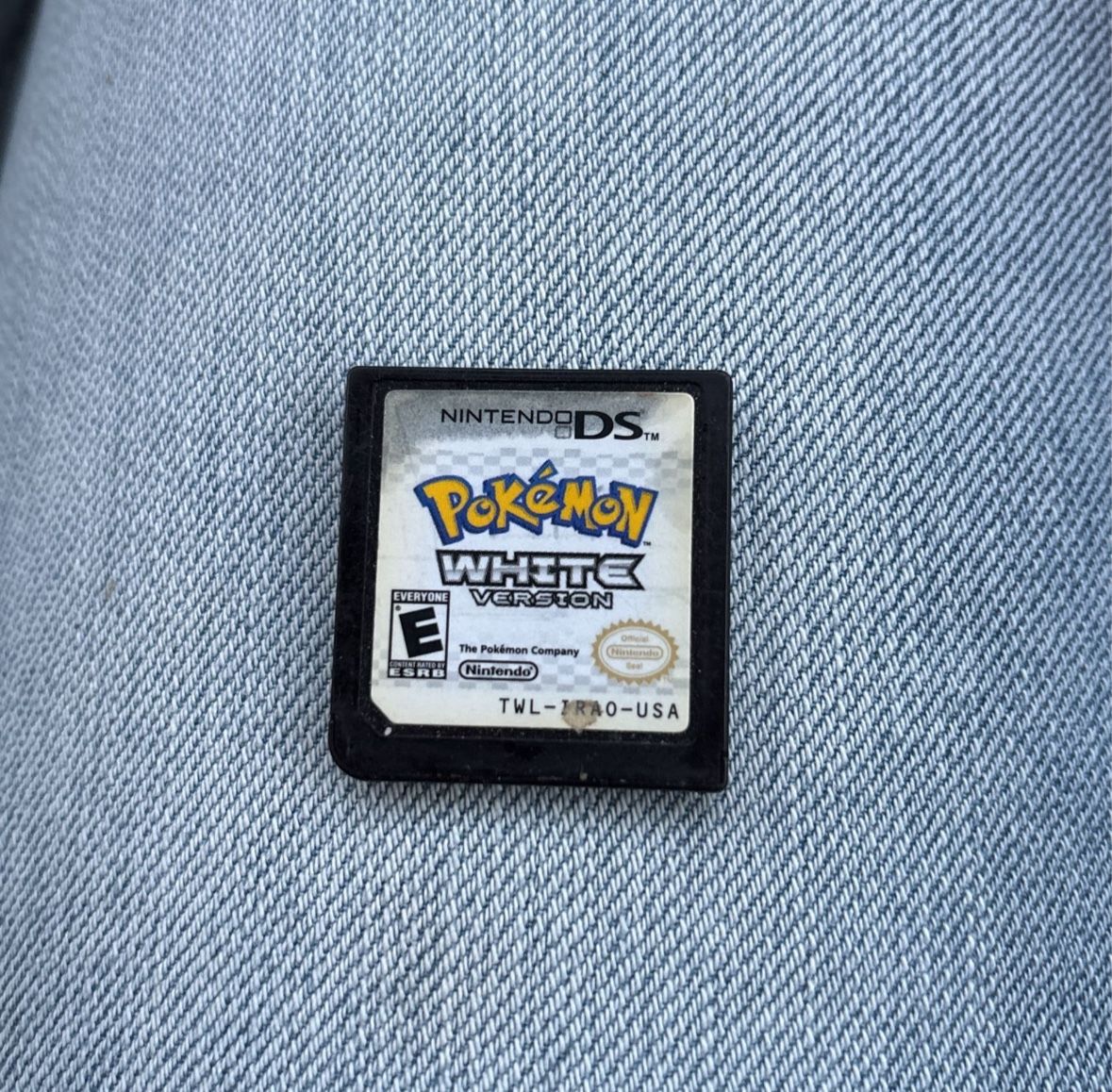 Pokemon White DS Game