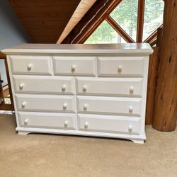 Underhills 9 Drawer Dresser - White