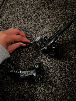 Slx 4 piston brakes