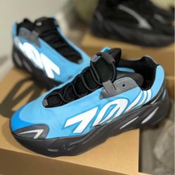 Yeezy 700 MNVN 6M/7.5W/6Y