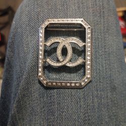 CHANEL Brooch