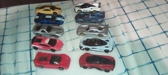 Super and hyper exotic cars