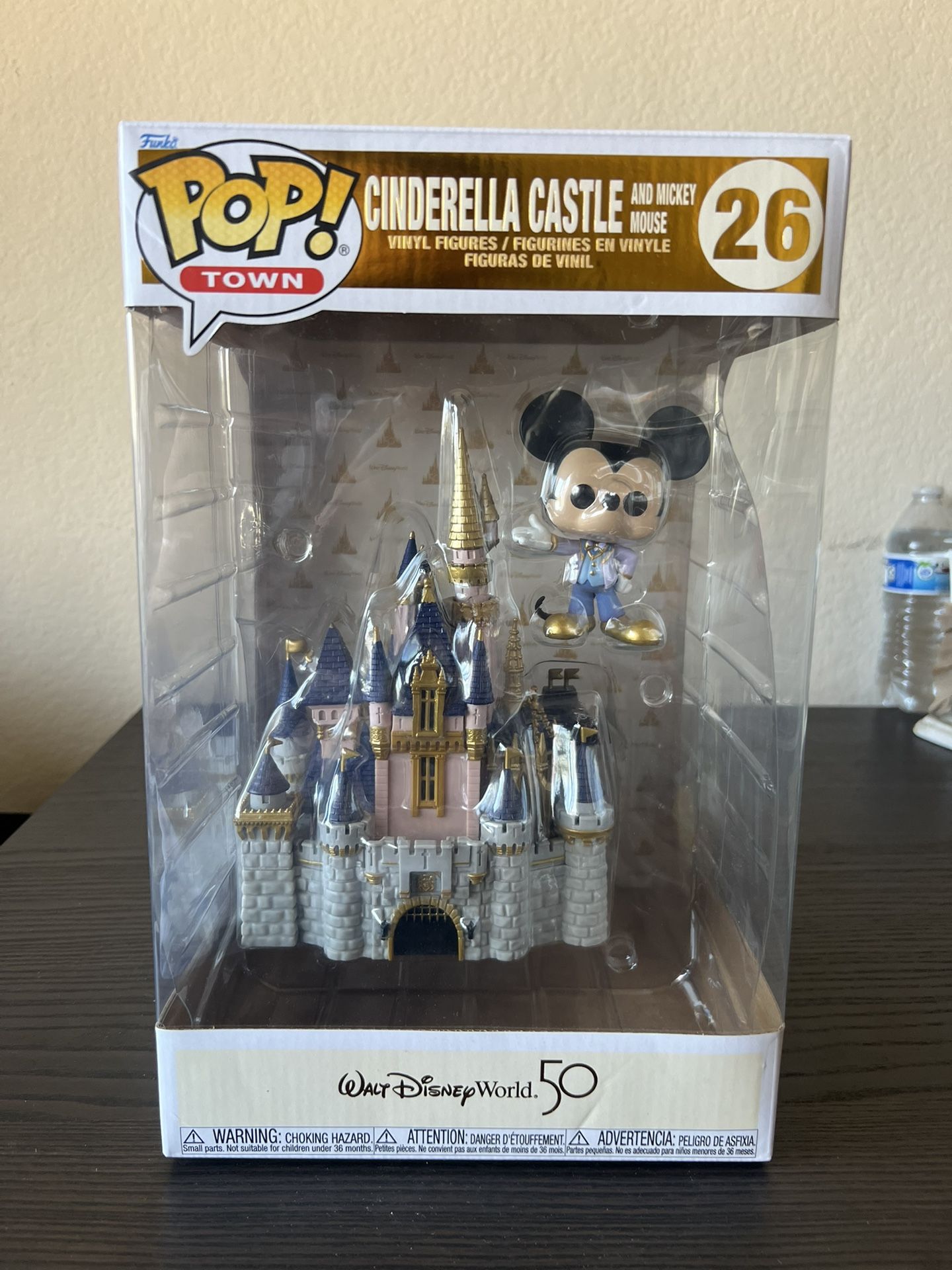 VAULTED Cinderella Castle w/ Mickey Mouse Funko Pop TOWN #26 Disney Disneyland