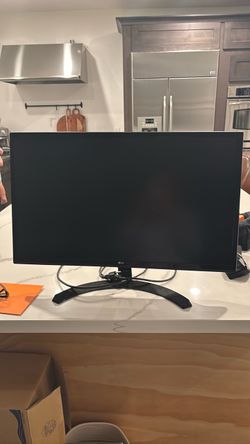 LG Flat Screen Monitor with Stand
