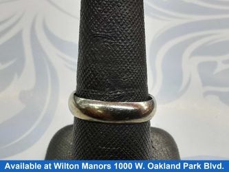 Ring - Wedding Band - White Gold 10k (.417) 4 grams Size 9