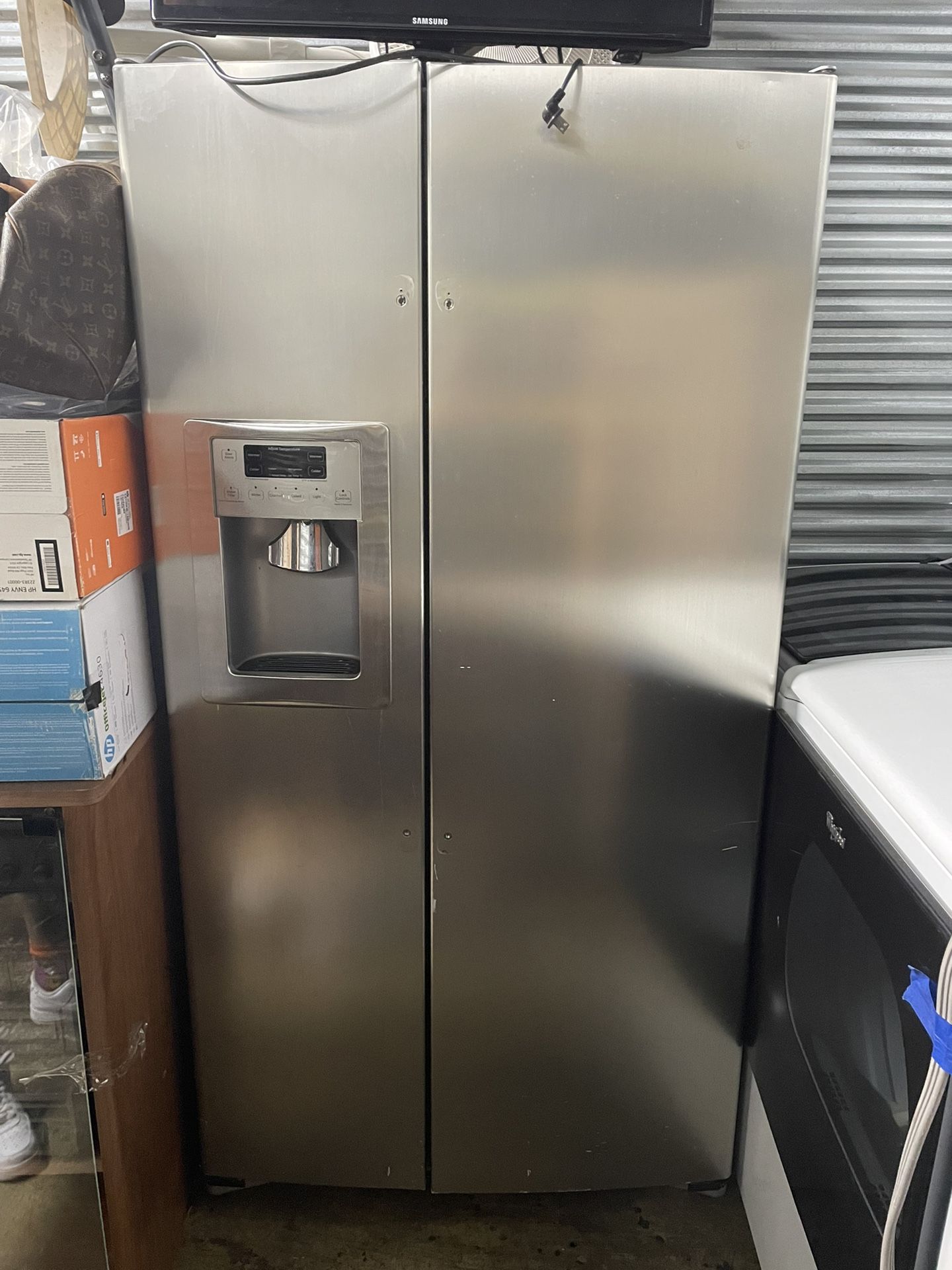 GE Refrigerator For Sale