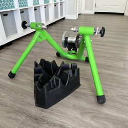 Bundle – Kurt Kinetic Road Machine Fluid Resistance Bike Trainer + CycleOps Climbing Block/Riser