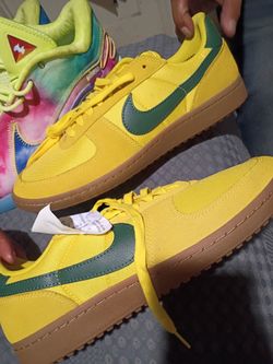 Nike Low-Top Sneakers Yellow Green Gum Sole
