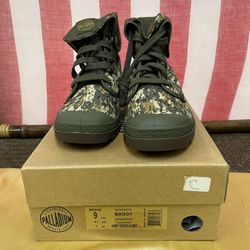 NWB Palladium Women's Baggy Shoes