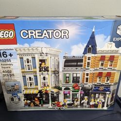 Lego Assembly Square 10255 for Sale in Brooklyn NY OfferUp