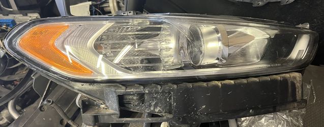 2013 Ford Fusion Headlights 