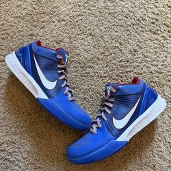 Kobe 4 Philly Size 10.5