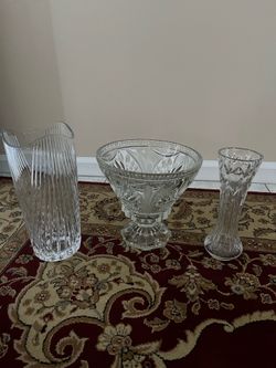 3 MEDIUM & LARGE GENUINE CRYSTAL VASES. 🌺💐🌹 VERY HEAVY & DETAILED NO CHIPS OR CRACKS. SALE $25 FOR ALL 3 !!!!