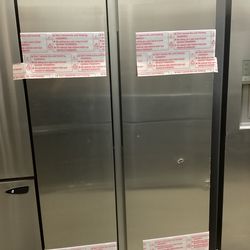 Samsung 36 in. Smart Side by Side Refrigerator w/ Ice Maker in Stainless Steel, New Scratch and Dent