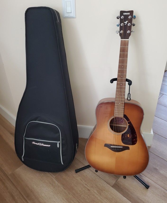 Mint Yamaha FG700S