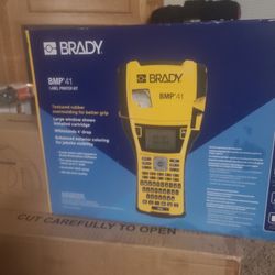 BRADY BMP 4 IN 1 LABEL PRINTER KIT