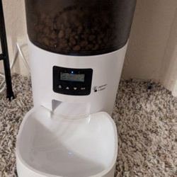 Automatic Pet Feeder