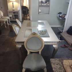 dinning table with mirror 