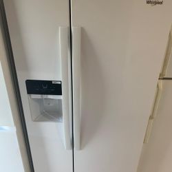 REFRIGERATOR NEW WHIRLPOOL SIDE BY SIDE 33”